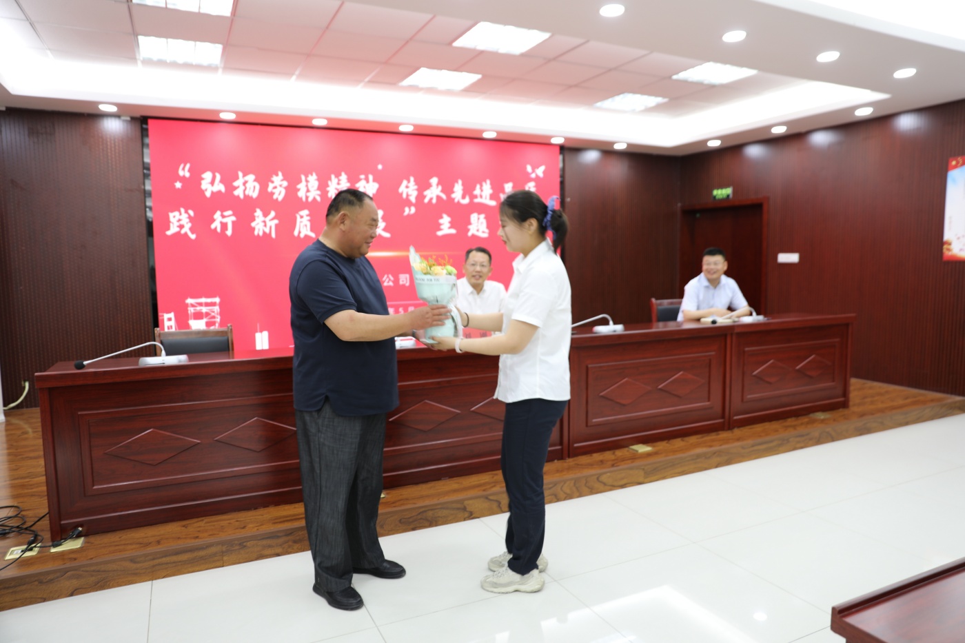 71994cdb8b3b8042cf50aec00fb87d9